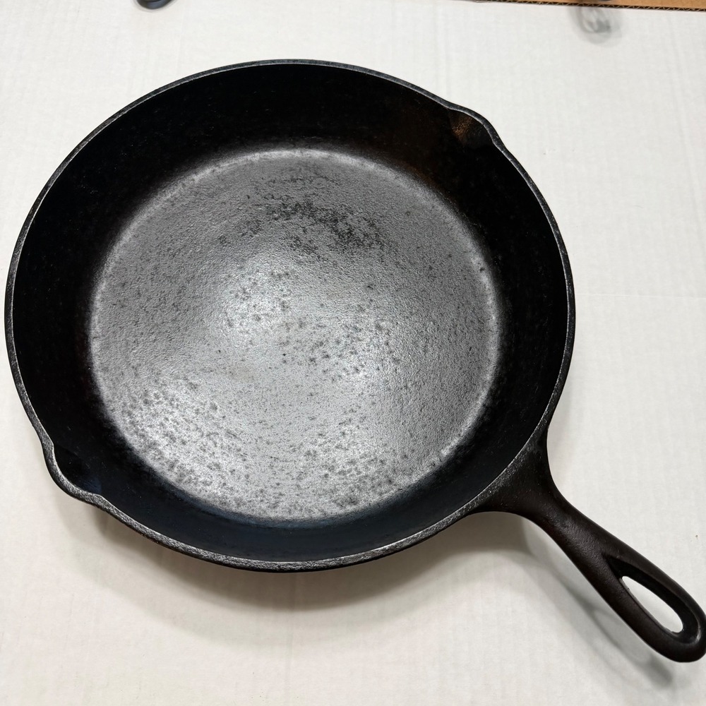 Lodge 10 SK Cast Iron Skillet 12 Inch 3 Notch Heat Ring Made in USA Black Pan